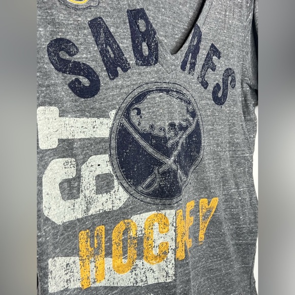 Buffalo Sabres Women's Large Logo V Neck T Shirt Gray NHL Carl Banks game day - Picture 4 of 7